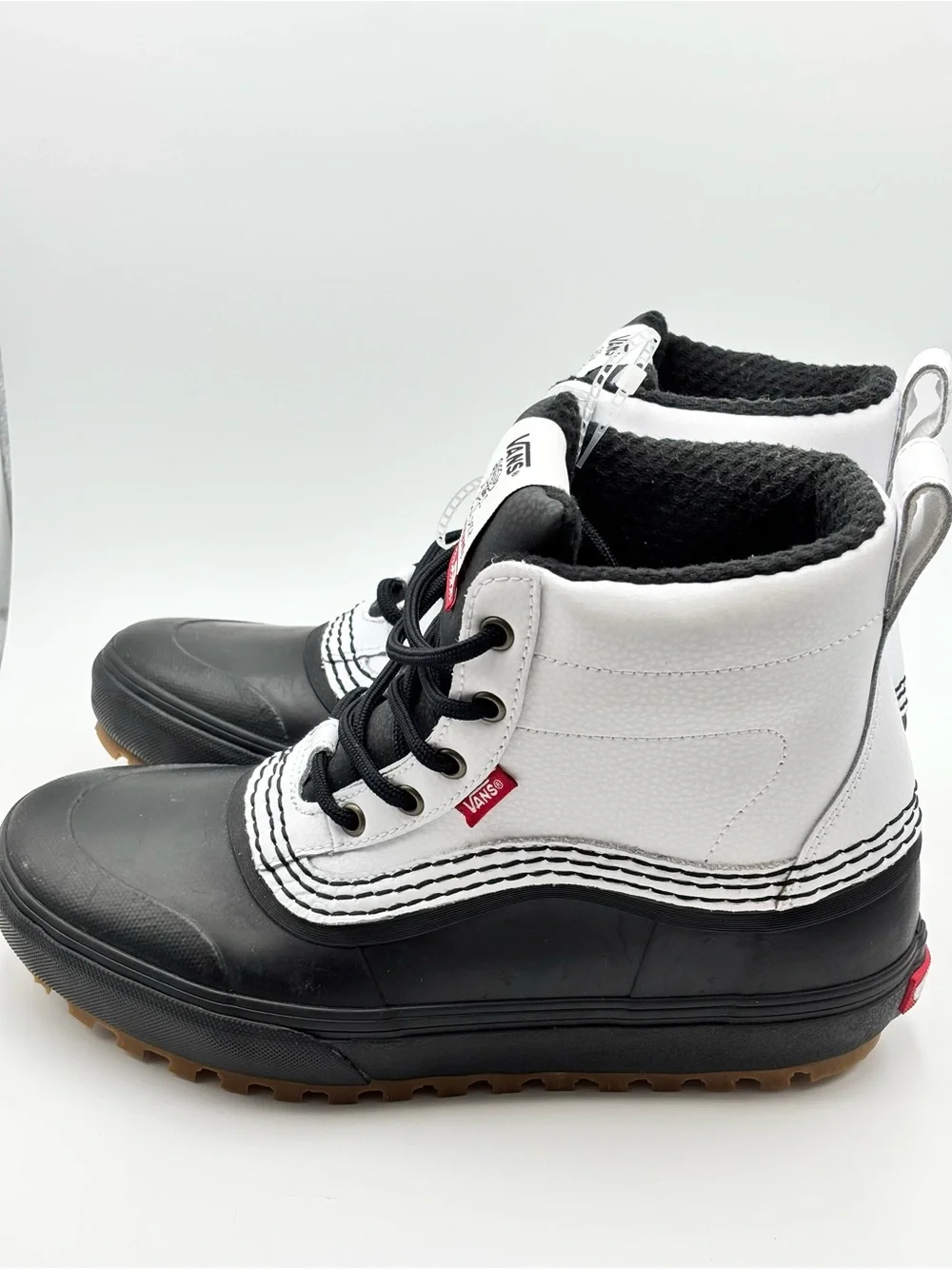 VANS x Kennedi Deck  Standard Mid Snow MTE Boot Shoes White / Black Size 8.5